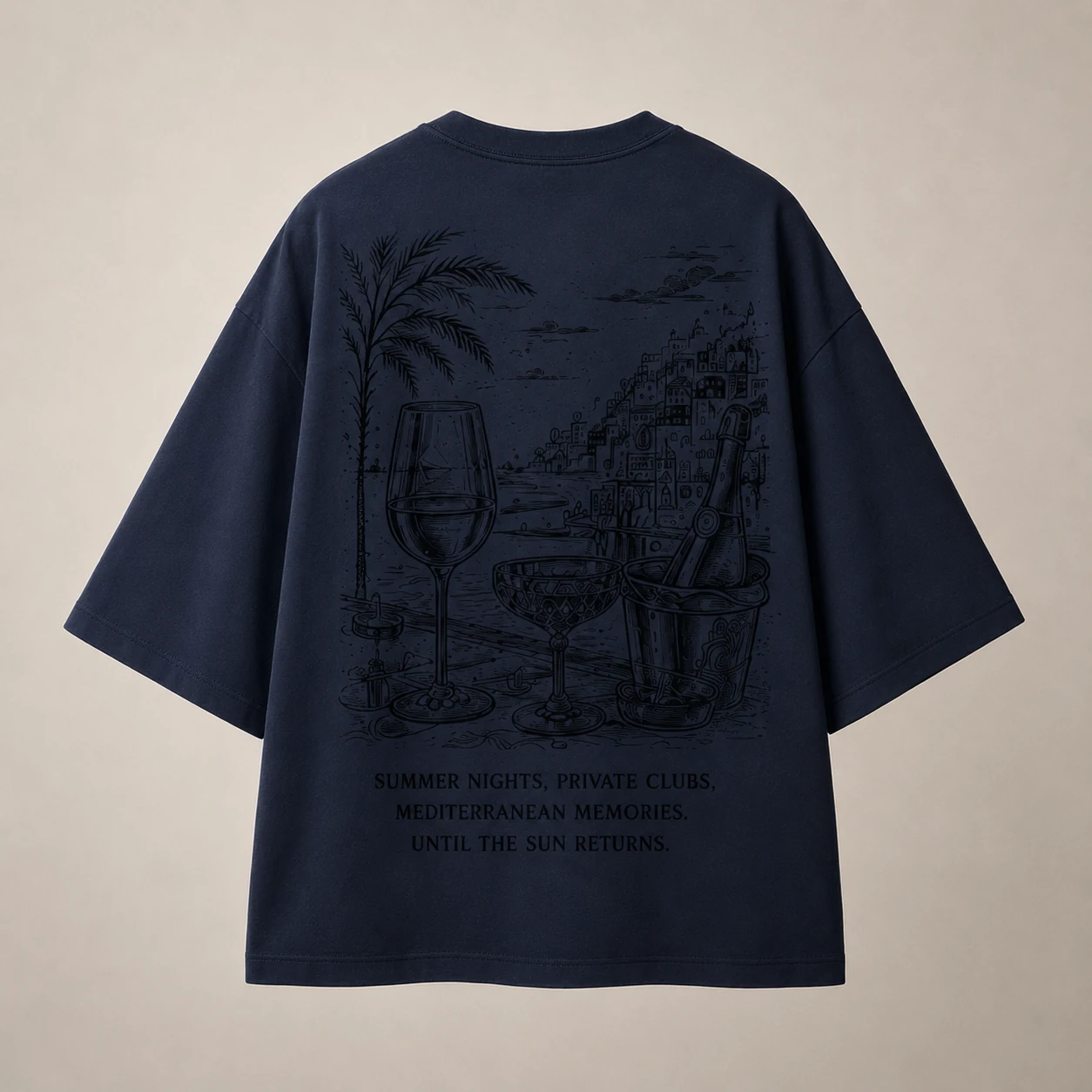 Costas da Camiseta 01 Azul Noite com ilustração mediterrânea preta